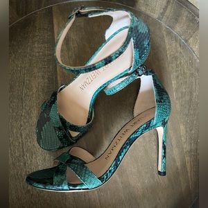 Stuart Weitzman Nudistsong Emerald Green Snake Size 6
